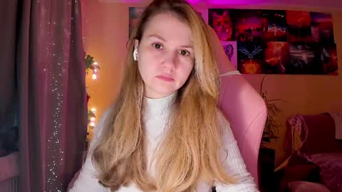 Snapshot of _witch__ chatting on 09-25-25, 07:34 Enni online show from 09-25-25, 07:34