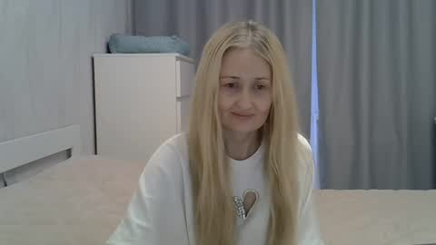 _xsharonx_ online show from 01-11-25, 11:45