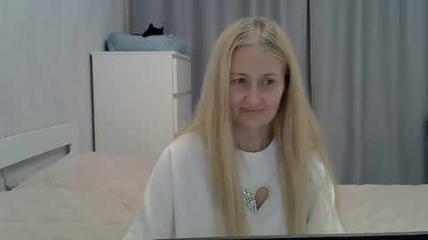 _xsharonx_ online show from 01-11-25, 02:47