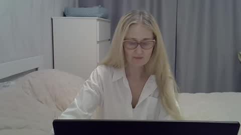 _xsharonx_ online show from 01-31-25, 02:39