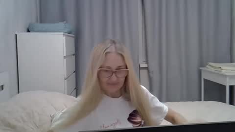 _xsharonx_ online show from 02-07-25, 05:18