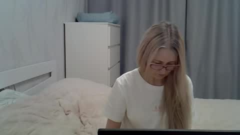 _xsharonx_ online show from 02-09-25, 05:22