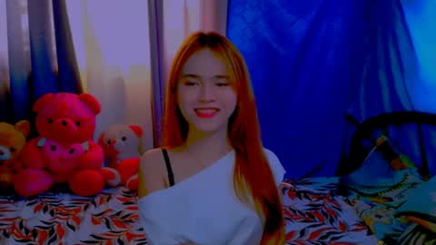Snapshot of _xxlilly chatting on 05-19-26, 06:31 _xxlilly online show from 05-19-26, 06:31