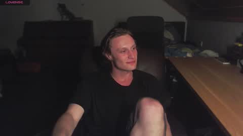 _yourcuteboy_ online show from 09-28-25, 10:37