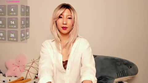 Snapshot of _yuriko chatting on 07-08-26, 01:59 Mia online show from 07-08-26, 01:59