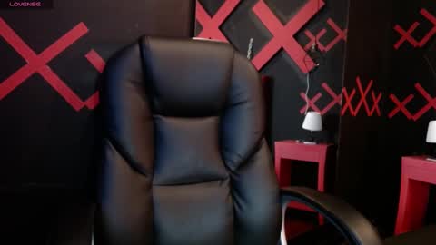 Yuyi online show from 02-14-25, 11:21