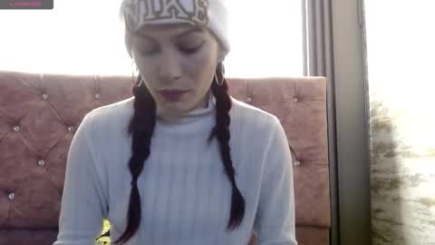 Yuyi online show from 02-06-26, 12:19