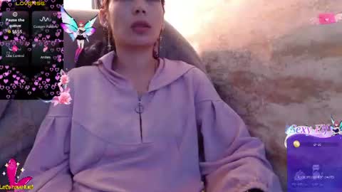 Snapshot of _yuyi chatting on 07-16-26, 04:07 Yuyi online show from 07-16-26, 04:07