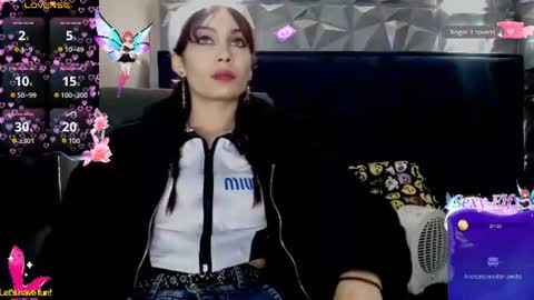 Snapshot of _yuyi chatting on 08-01-26, 12:37 Yuyi online show from 08-01-26, 12:37
