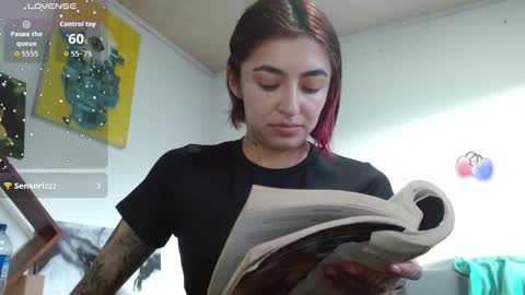 Zoe  online show from 10-24-25, 10:17