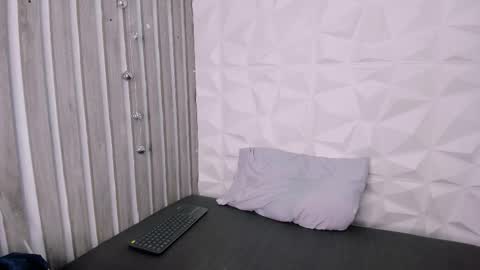 Snapshot of _zoecooper chatting on 12-20-25, 11:39 _zoecooper online show from 12-20-25, 11:39