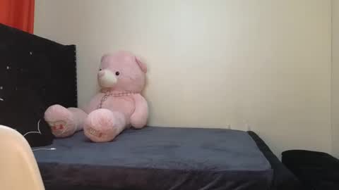 Snapshot of _zoilah chatting on 01-13-25, 03:45 Zoilah online show from 01-13-25, 03:45