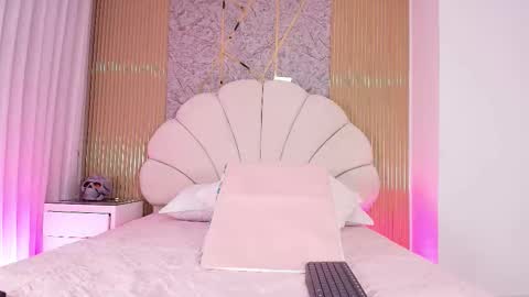 Aisha online show from 11-04-25, 12:04