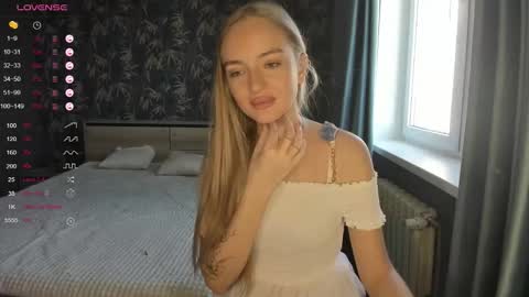 Adelina online show from 09-30-25, 07:57