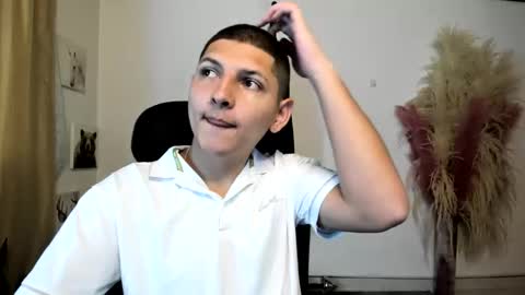 a_lejandro_0_8 online show from 03-08-26, 12:31