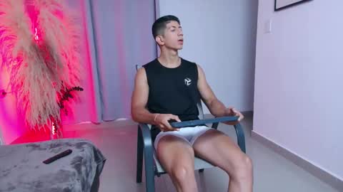 Snapshot of aa_xel chatting on 09-11-25, 01:17 Axel online show from 09-11-25, 01:17