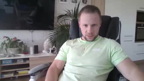 Snapshot of aaaandzzz chatting on 05-01-26, 12:43 Long distance cumshot online show from 05-01-26, 12:43