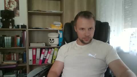 Snapshot of aaaandzzz chatting on 05-19-26, 09:37 Long distance cumshot online show from 05-19-26, 09:37