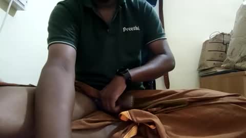 Aachujos online show from 10-20-25, 01:28