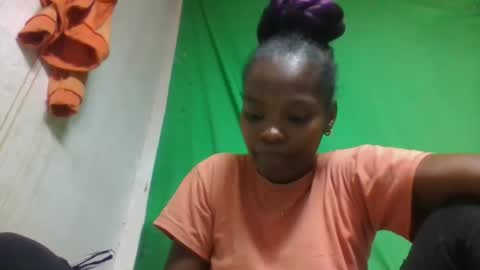 Snapshot of aadienne chatting on 05-11-26, 01:17 aadienne online show from 05-11-26, 01:17