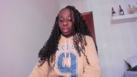  Sara      online show from 02-04-25, 12:11