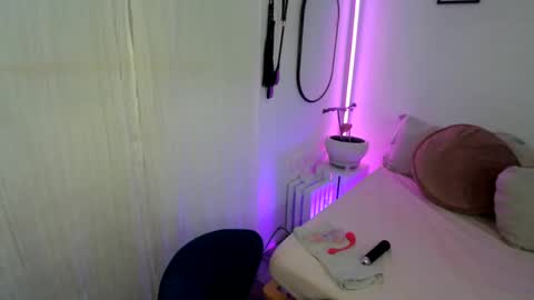 Snapshot of aaliyahlayla chatting on 01-25-25, 04:56 Aaliyahlayla online show from 01-25-25, 04:56