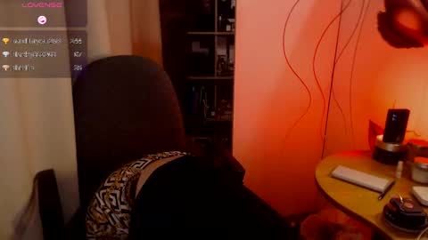 Snapshot of aamazingjoi chatting on 02-11-25, 03:51 Katie online show from 02-11-25, 03:51