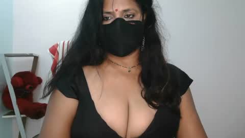 Snapshot of aaradhya_sexy_88 chatting on 07-10-26, 11:24 aaradhya_sexy_88 online show from 07-10-26, 11:24
