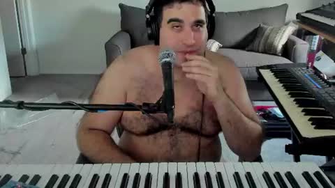 Snapshot of aaroleplayer chatting on 07-09-26, 09:52 Aaron online show from 07-09-26, 09:52