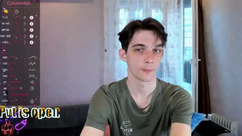 Snapshot of aaron_bang chatting on 05-08-26, 02:00 Aaron Bang online show from 05-08-26, 02:00