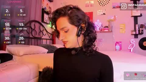 Snapshot of aaron_darkus chatting on 03-11-26, 07:36 Aaron online show from 03-11-26, 07:36