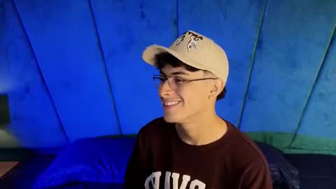 Aaron Ezequiel online show from 09-30-25, 09:42