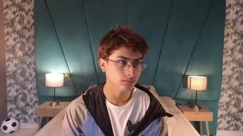 Aaron Ezequiel online show from 07-12-26, 12:07