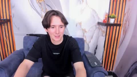 Aaron online show from 11-26-25, 04:13