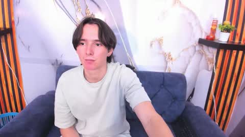 Aaron online show from 11-28-25, 05:10