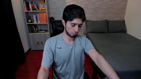 Snapshot of aaron_paul_ chatting on 02-14-25, 08:37 Aaron online show from 02-14-25, 08:37