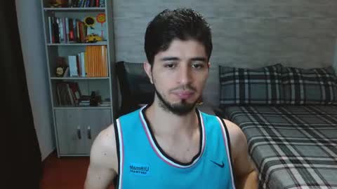 Snapshot of aaron_paul_ chatting on 09-30-25, 07:19 Aaron online show from 09-30-25, 07:19