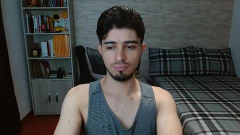 Snapshot of aaron_paul_ chatting on 10-18-25, 07:03 Aaron online show from 10-18-25, 07:03