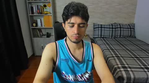 Snapshot of aaron_paul_ chatting on 11-14-25, 05:55 Aaron online show from 11-14-25, 05:55