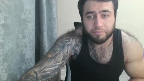 Snapshot of aaron_royal chatting on 10-27-25, 04:33 Davin tayl online show from 10-27-25, 04:33