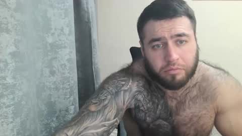 Snapshot of aaron_royal chatting on 10-29-25, 03:25 Davin tayl online show from 10-29-25, 03:25