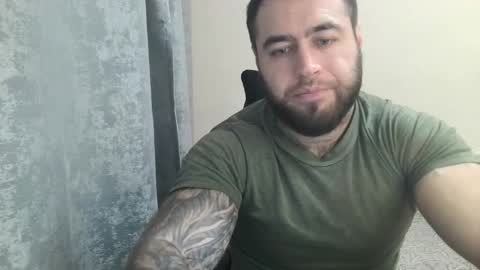 Snapshot of aaron_royal chatting on 10-30-25, 04:08 Davin tayl online show from 10-30-25, 04:08