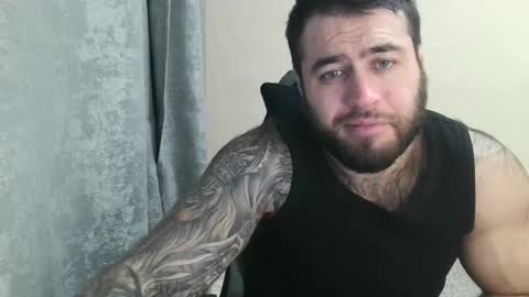 Snapshot of aaron_royal chatting on 11-10-25, 04:39 Davin tayl online show from 11-10-25, 04:39