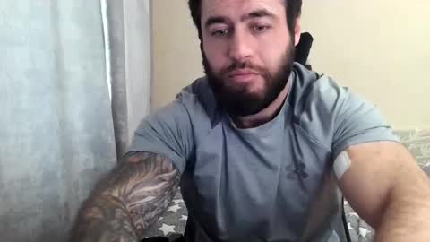 Snapshot of aaron_royal chatting on 06-11-26, 03:04 Davin tayl online show from 06-11-26, 03:04