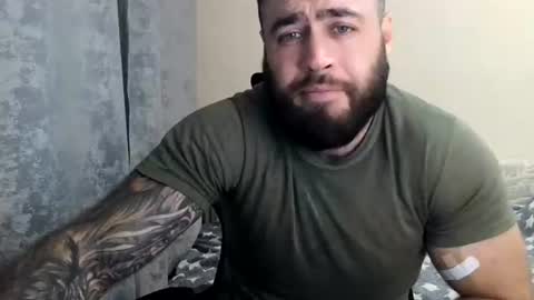 Snapshot of aaron_royal chatting on 06-15-26, 04:42 Davin tayl online show from 06-15-26, 04:42