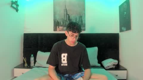 Aron online show from 12-01-25, 02:22