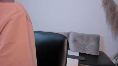 Snapshot of aaron_whitee chatting on 01-09-26, 11:02 Aaron online show from 01-09-26, 11:02