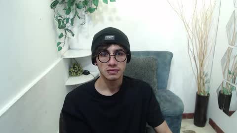 Snapshot of aaronbeer_ chatting on 02-14-26, 11:29 Aaron online show from 02-14-26, 11:29