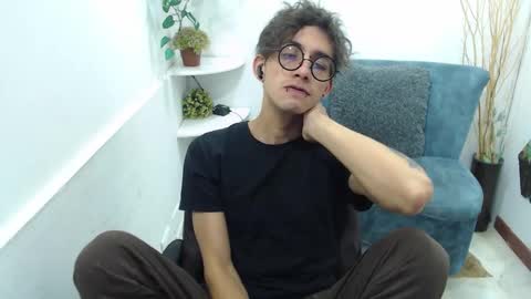 Snapshot of aaronbeer_ chatting on 02-27-26, 11:54 Aaron online show from 02-27-26, 11:54