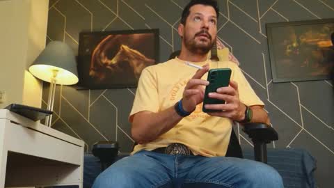 Aaron online show from 09-08-25, 06:40